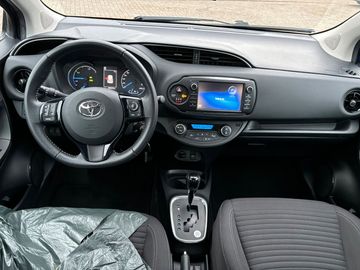 Car image 12