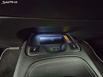 Car image 32