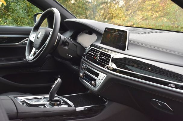 BMW 740d xDrive 250 kW image number 11