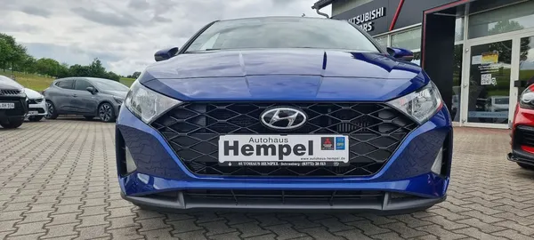 Car image 19