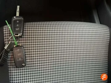 Car image 27