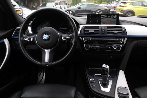 BMW 330i Touring M Sport 185 kW image number 8