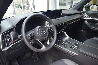 Car image 25