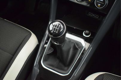 Car image 30