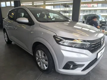 Car image 3