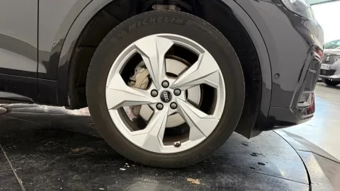 Car image 36
