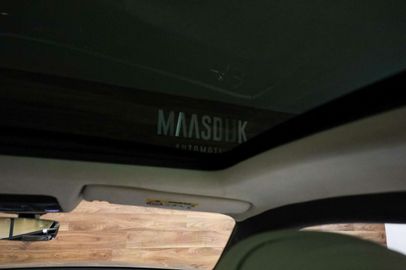 Car image 37