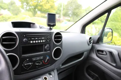 Car image 3
