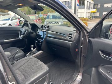 Car image 17