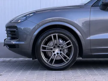 Car image 40