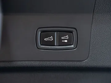 Car image 47