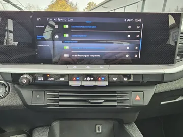 Car image 36
