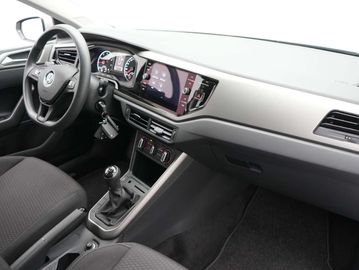 Car image 30