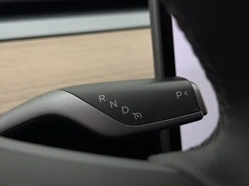 Car image 32