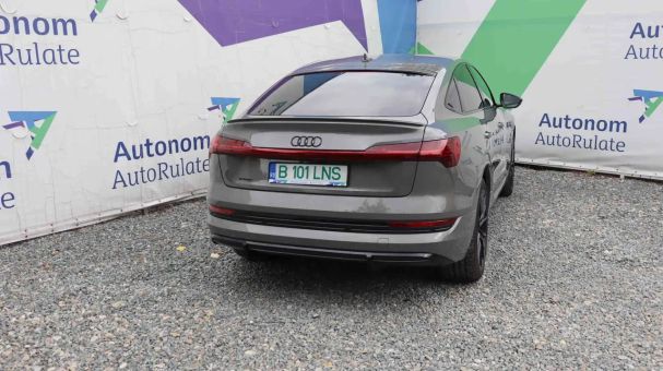 Audi e-tron 60 300 kW image number 6