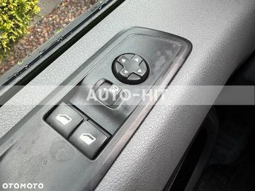 Car image 34