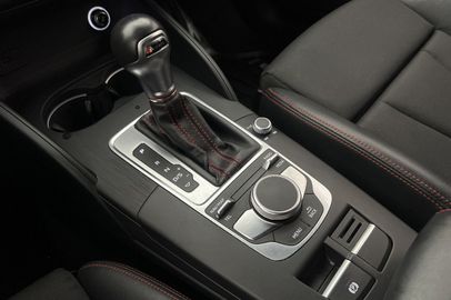 Car image 27