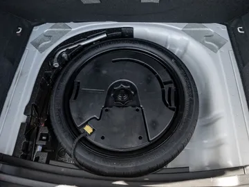 Car image 29