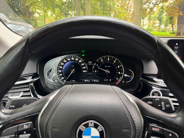 BMW 530i Touring xDrive 185 kW image number 12