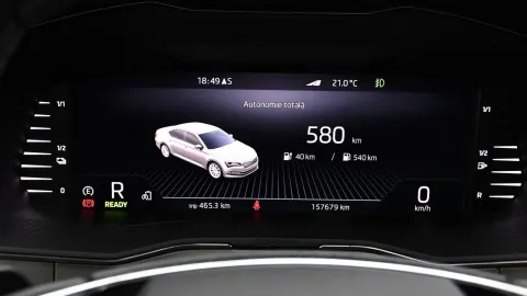 Car image 32