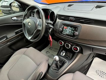 Car image 16