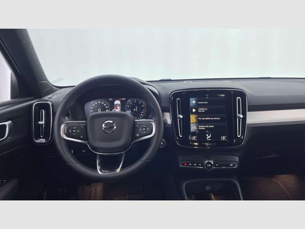 Volvo XC40 T2 Core 95 kW image number 13