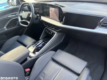 Car image 35