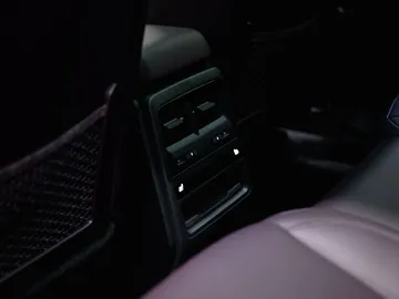 Car image 42