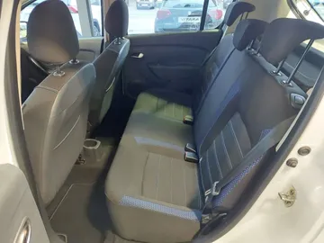 Car image 23