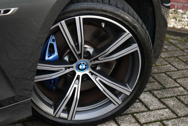 BMW 330 e Touring M Sport 215 kW image number 9