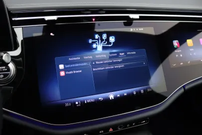 Car image 38