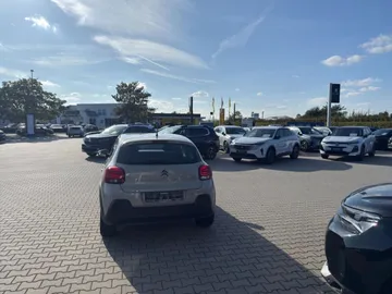 Car image 29