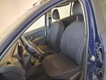 Car image 27