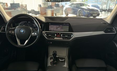 Car image 35