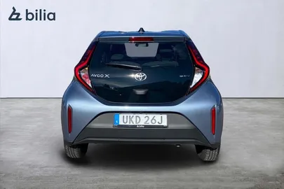 Car image 3