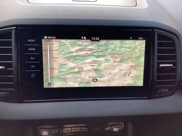 Car image 14