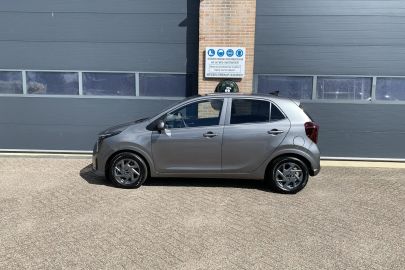 Car image 5