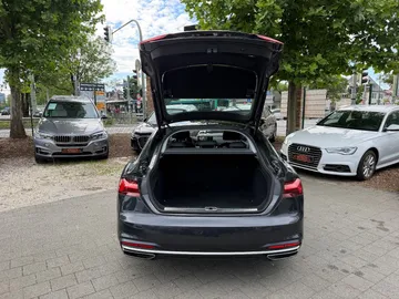 Car image 24