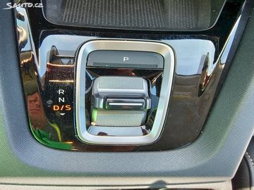 Car image 32