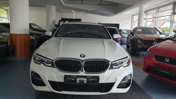 BMW 320i Touring 135 kW image number 3