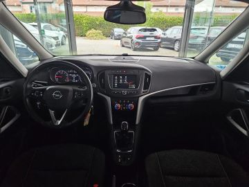 Car image 35