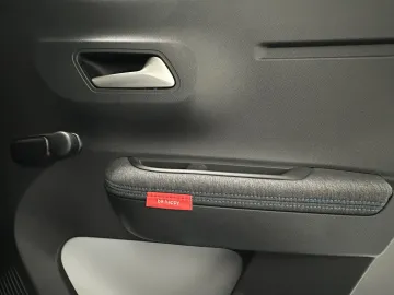 Car image 44