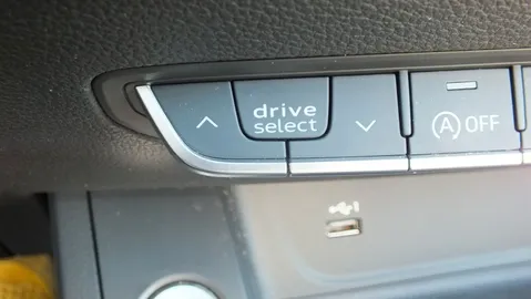 Car image 33