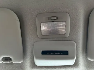 Car image 27