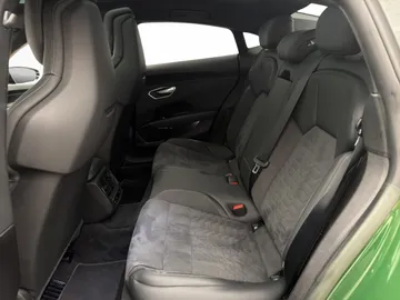 Car image 38