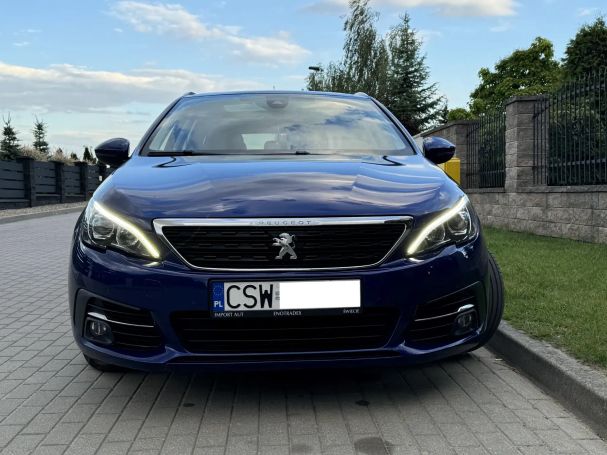 Peugeot 308 1.5 BlueHDi Allure 96 kW image number 21