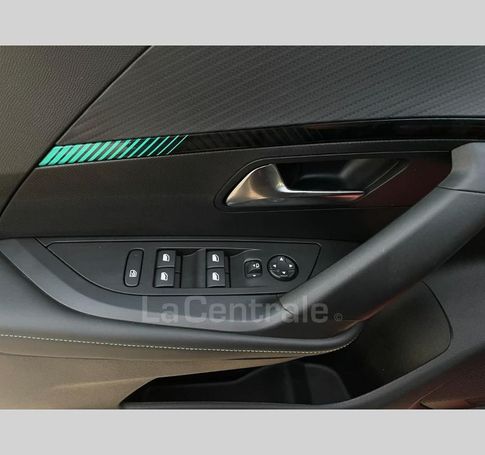 Peugeot 2008 PureTech 130 Allure 96 kW image number 9