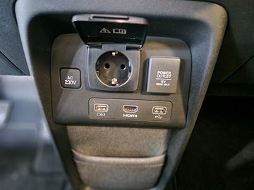 Car image 18