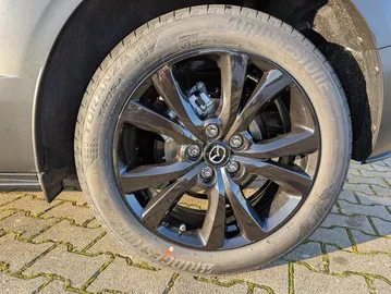 Car image 20