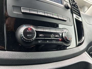 Car image 32